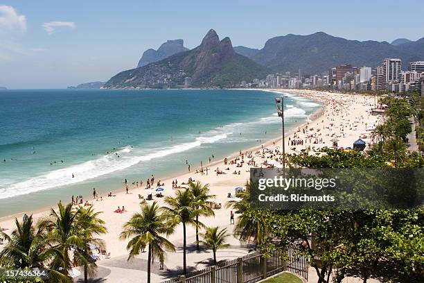 praia de ipanema no rio de janeiro - ipanema beach imagens e fotografias de stock