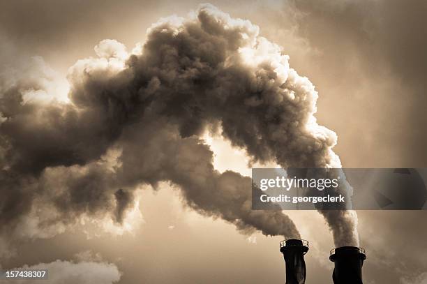 industrial air pollution - broeikasgas stockfoto's en -beelden