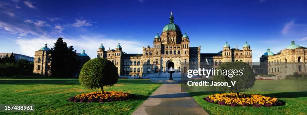 view of parliament buildings in british columbia - british columbia legislature stock pictures, royalty-free photos & images