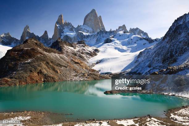 fitz from laguna de los tres - chalten stock pictures, royalty-free photos & images