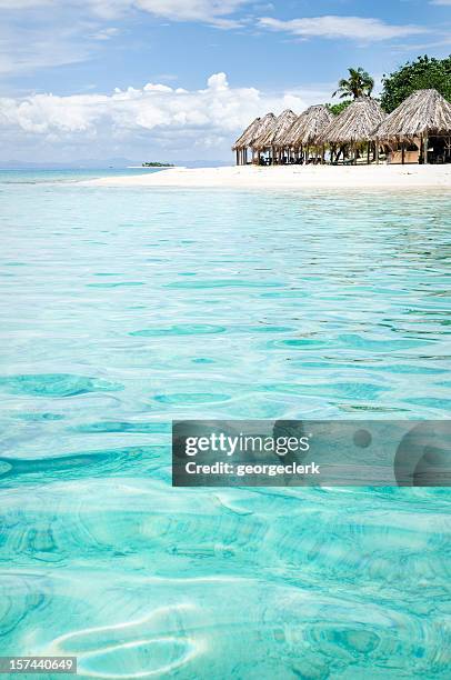 holiday island destination - fiji stock pictures, royalty-free photos & images