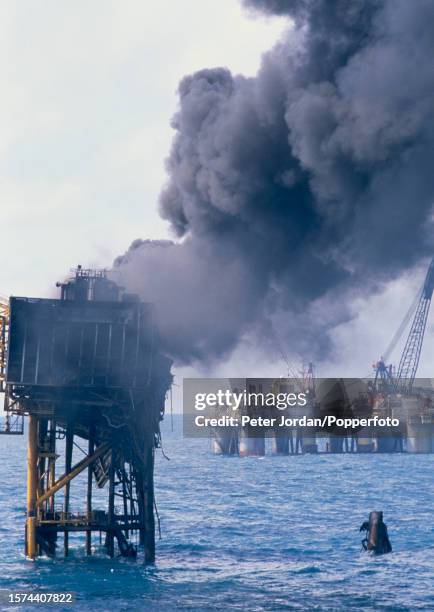 Piper Alpha Riser 28 Piper Alpha Stock Photos, High-Res Pictures, and Images - Getty Images