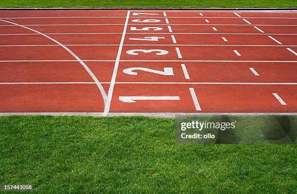 pista de atletismo: de inicio/finalización - segundo cuarto deportes fotografías e imágenes de stock