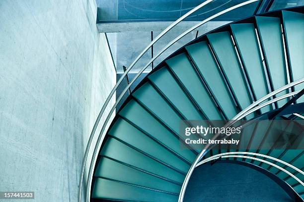 interior de escritório moderno - escadaria imagens e fotografias de stock