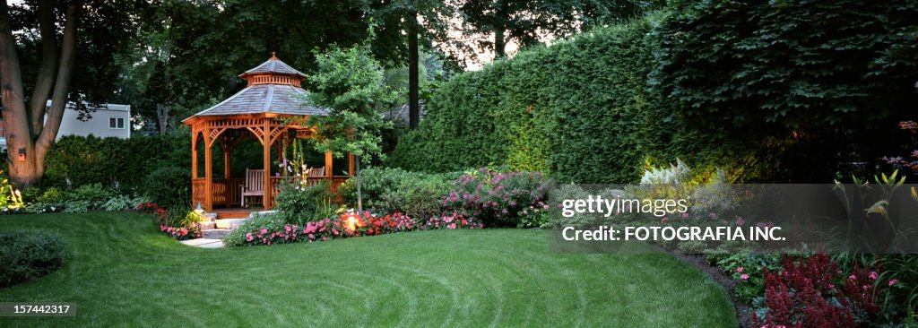 Garten bei Nacht