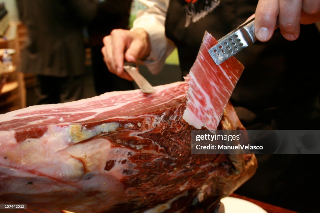 Cutting ham