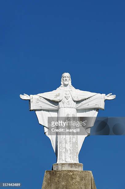 silhouette de jésus-christ - rio de janeiro photos et images de collection
