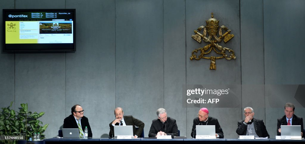 VATICAN-POPE-INTERNET-TWITTER-PRESSER