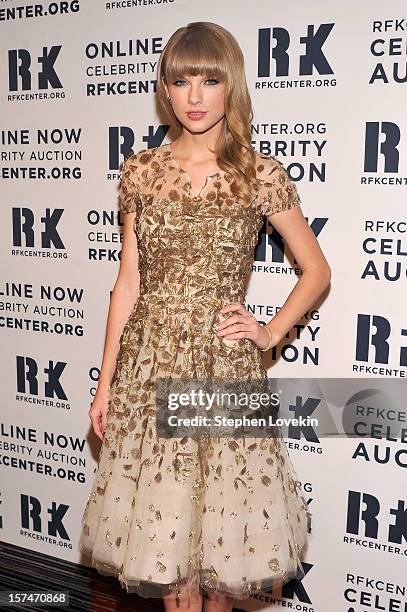 Singer Taylor Swift attends the 2012 Ripple Of Hope Gala at The New York Marriott Marquis on December 3, 2012 in New York City.