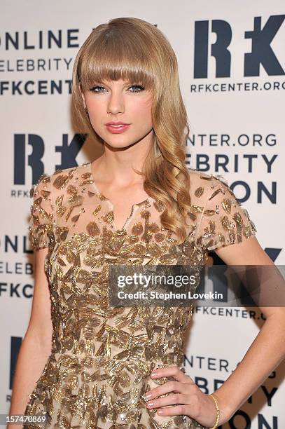 Singer Taylor Swift attends the 2012 Ripple Of Hope Gala at The New York Marriott Marquis on December 3, 2012 in New York City.