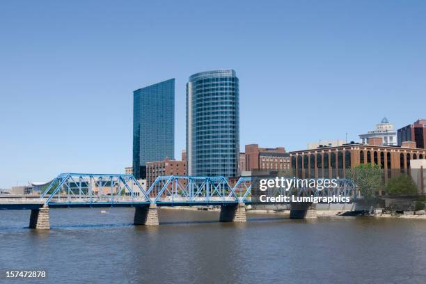 der innenstadt von grand rapids - grand rapids - michigan stock-fotos und bilder