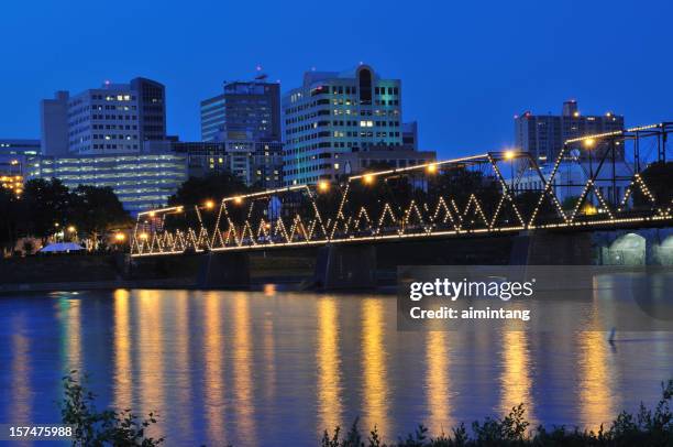 ブリッジでハリスバーグ - harrisburg pennsylvania ストックフォトと画像