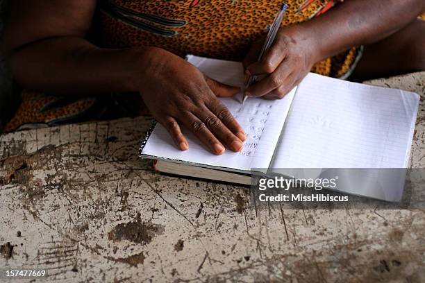 african lady escrito - áfrica del oeste fotografías e imágenes de stock