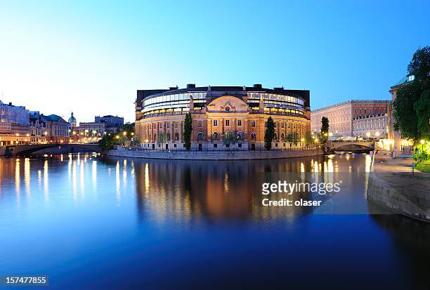 night view of central stockholm - parliament building stock pictures, royalty-free photos & images