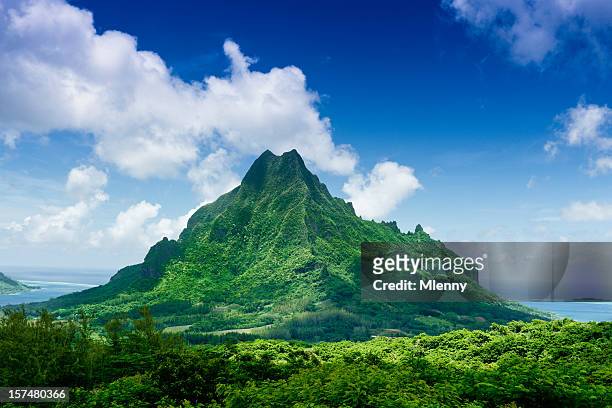 mount roto nui volcanic mountain moorea island - volcanic landscape stock pictures, royalty-free photos & images