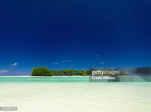 lonely island south pacific - rarotonga stock pictures, royalty-free photos & images