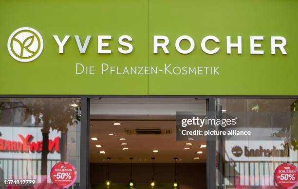 August 2023, Baden-Württemberg, Stuttgart: View of a Yves Rocher store in downtown Stuttgart. Yves Rocher GmbH is closing all its stores in Germany,...