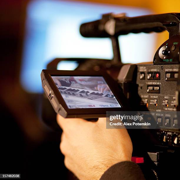 concerto de vídeo em directo de pianista - tv shows imagens e fotografias de stock