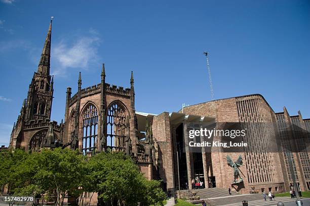 coventry cathedral - old and new - old coventry cathedral stock pictures, royalty-free photos & images