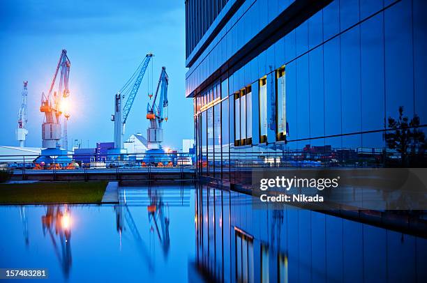 porto moderno - marine imagens e fotografias de stock