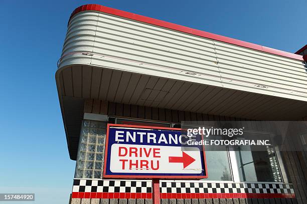 drive thru architectuure - fast food stock pictures, royalty-free photos & images