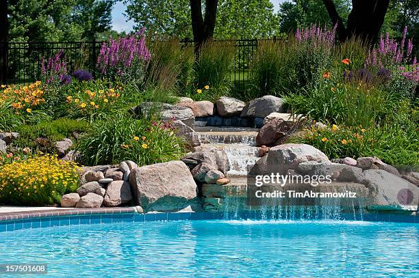 7 737 photos et images de Bassin Jardin Fleurs - Getty Images
