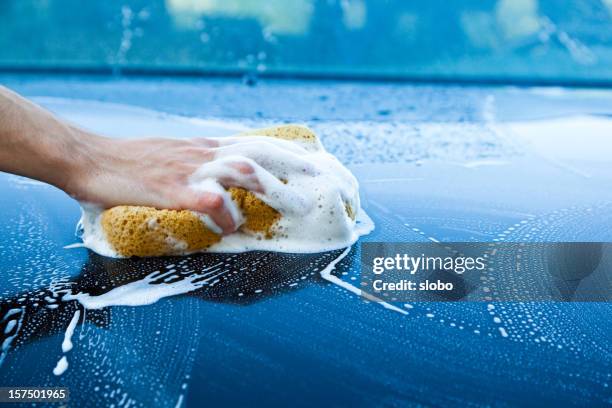 hand car wash sponge - foam hand stockfoto's en -beelden