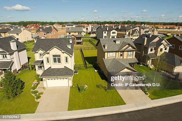 suburban houses. high angle view. - borough district type stock pictures, royalty-free photos & images