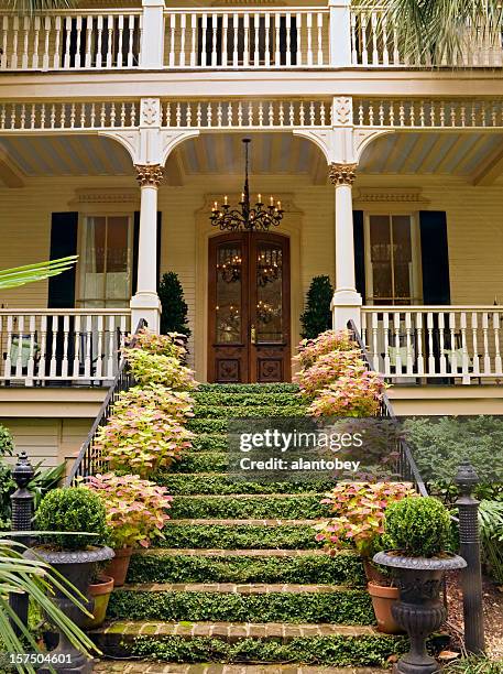 green steps to an old mansion in savannah,georgia - sweet home alabama stock pictures, royalty-free photos & images