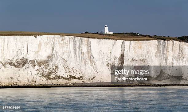 white cliffs of dover in kent england - white cliffs of dover stock pictures, royalty-free photos & images