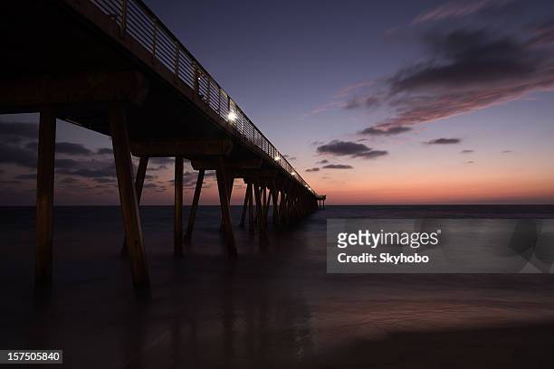 hermosa beach pier - playa hermosa en california fotografías e imágenes de stock