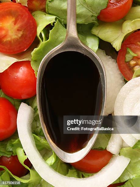 aceto balsamico - aceto foto e immagini stock