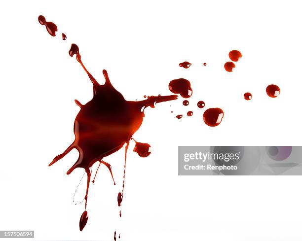 rosso spatter su sfondo bianco - sangue foto e immagini stock