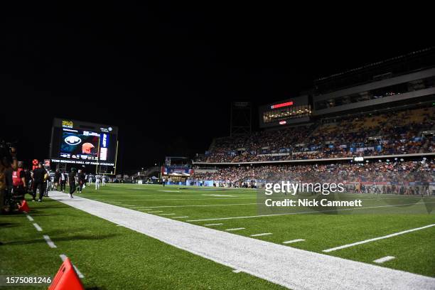 General view after a section of lights went out during the second half of the 2023 Pro Hall of Fame Game between the New York Jets and the Cleveland...