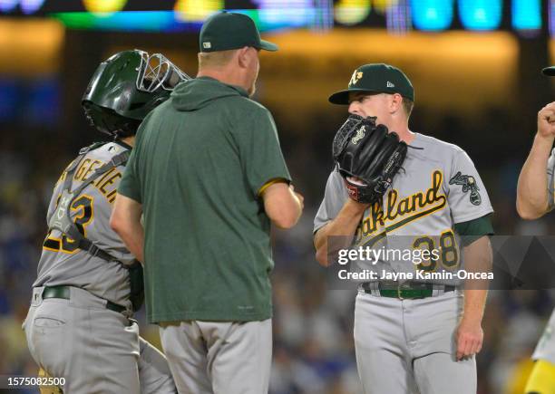 Coach Scott Pitcher 38,225 Pitching Coach Stock Photos, High-Res Pictures, and Images ...