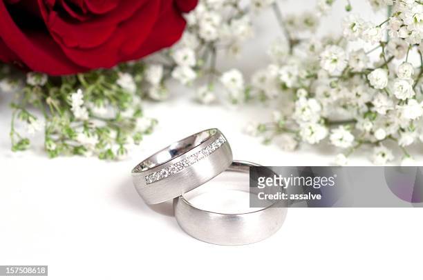 anel de casamento - rose gold imagens e fotografias de stock