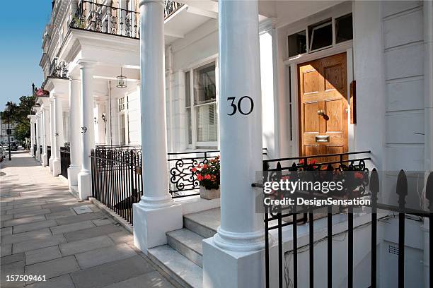 white edwardian houses, west london - chelsea london stockfoto's en -beelden