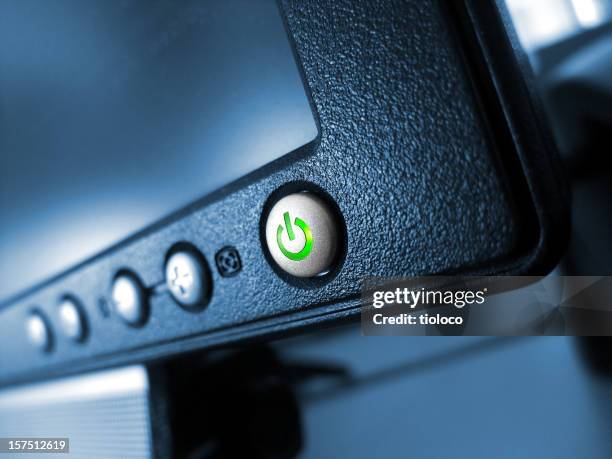 green on/off button - standby screen stock pictures, royalty-free photos & images