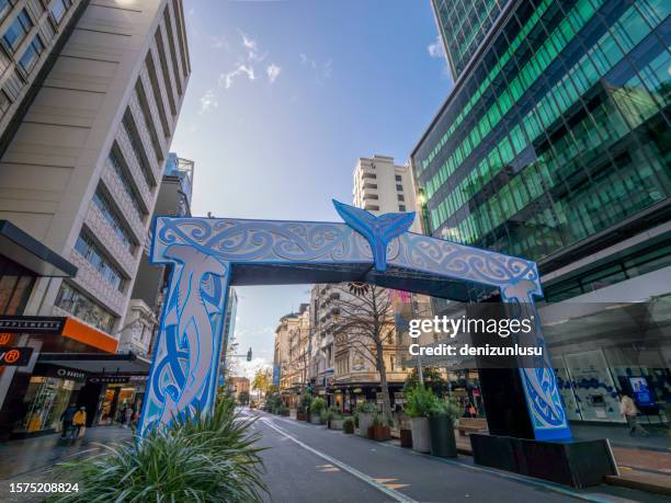 maori art on queen street, auckland, new zealand - storefront-for-art-and-architecture stock pictures, royalty-free photos & images