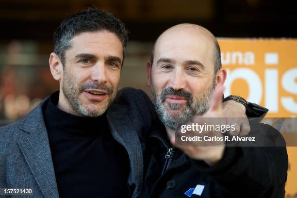 Actors Leonardo Sbaraglia and Javier Camara attend the "Una Pistola en Cada Mano" photocall at the Roxy B cinema on December 4, 2012 in Madrid, Spain.