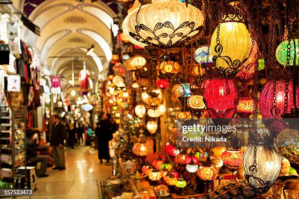 grand bazaar in istanbul - bazaar stockfoto's en -beelden