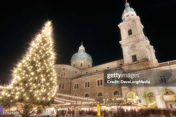 weihnachtsmarkt in salzburg, österreich - salzburg stock-fotos und bilder