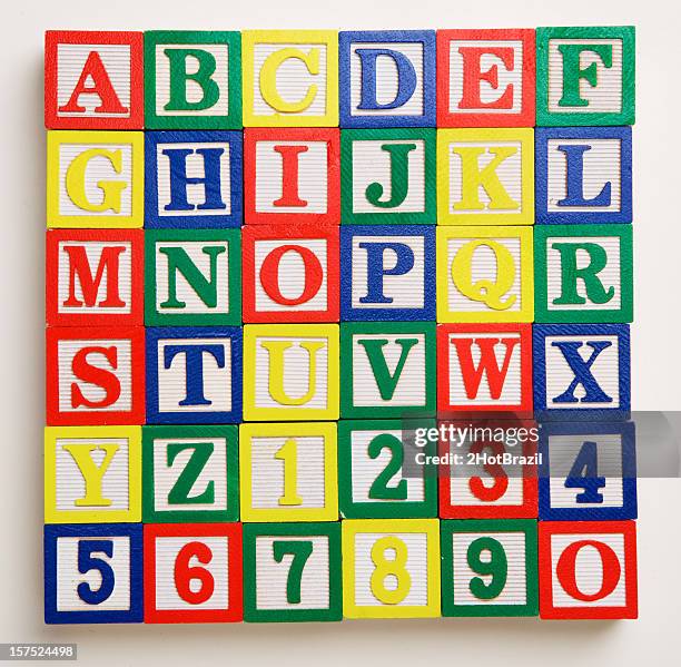 alphabet and numbers blocks xxxl - 2hotbrazil bildbanksfoton och bilder