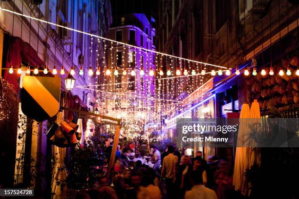 istanbul restaurants at night - street restaurant stockfoto's en -beelden