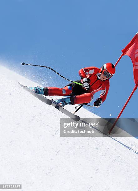 eslalon gigante práctica - slalom skiing fotografías e imágenes de stock