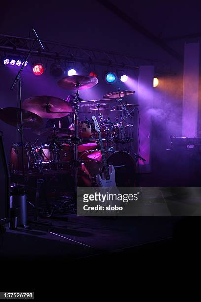 drums on stage - rockabilly stockfoto's en -beelden