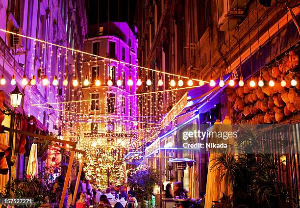 nightlife in istanbul - straatfeest stockfoto's en -beelden