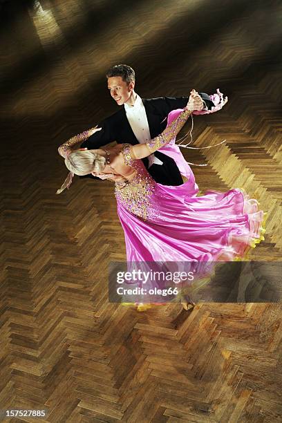 dancing couple - tango stockfoto's en -beelden