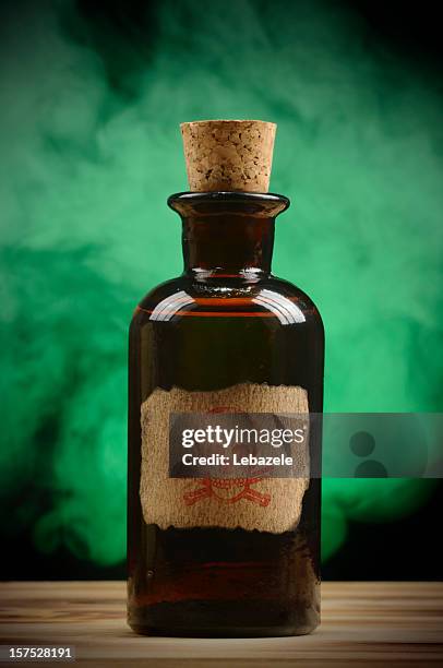 vintage veneno frasco - contaminação imagens e fotografias de stock