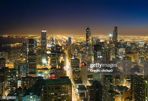downtown chicago from above at dusk - view of michigan avenue bridge stock pictures, royalty-free photos & images